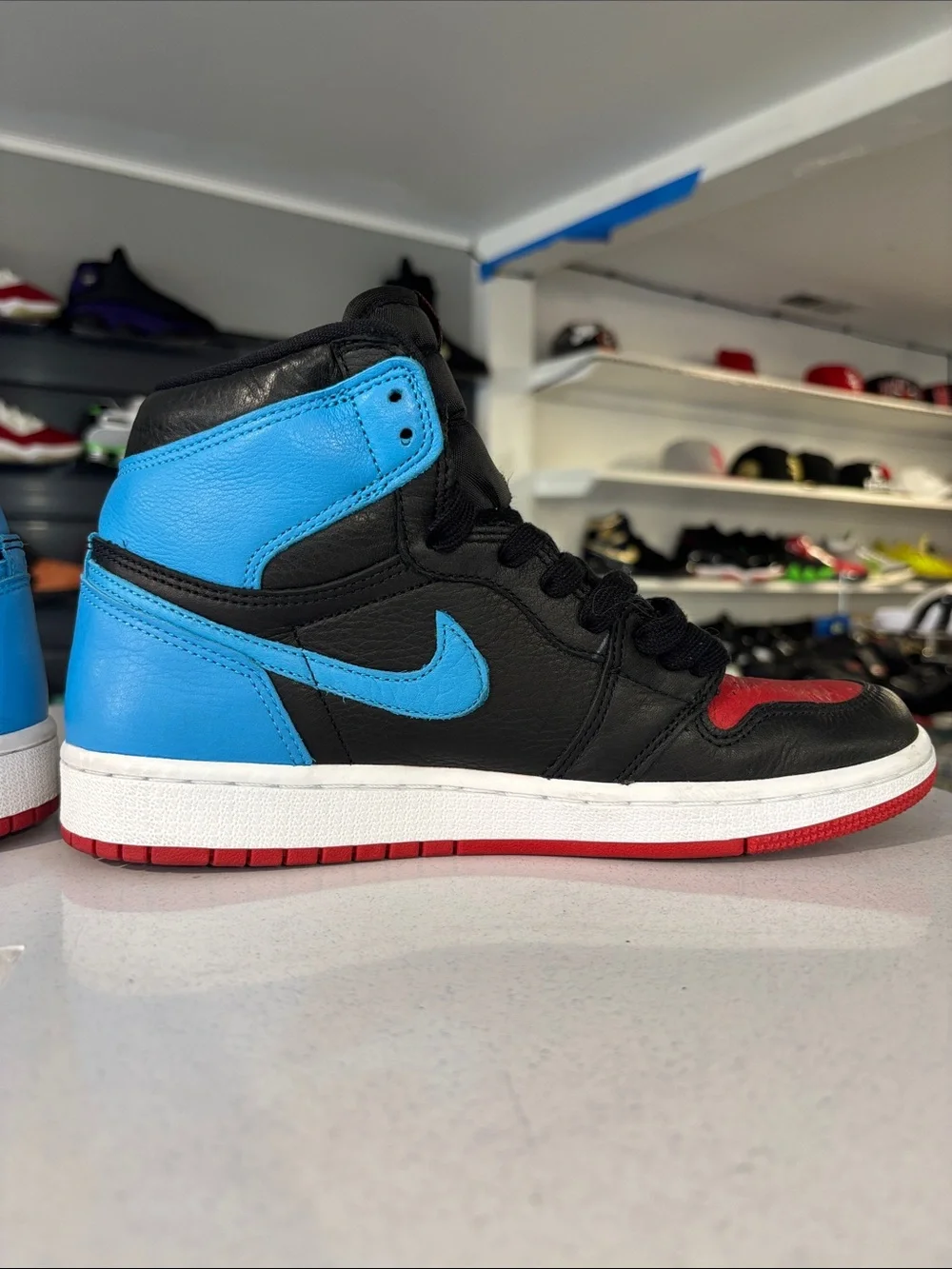 Air Jordan 1 High OG WMNS “UNC to Chicago” Men’s Size 7.5